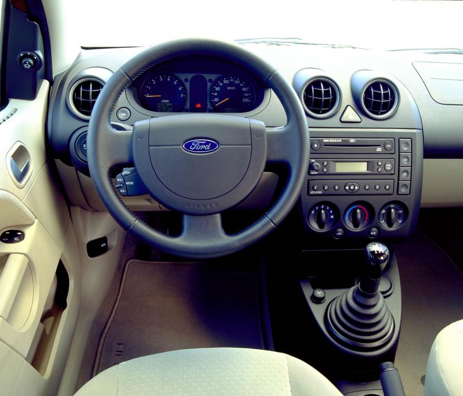  Ford Fiesta 2003 года  (фото 14 из 142)